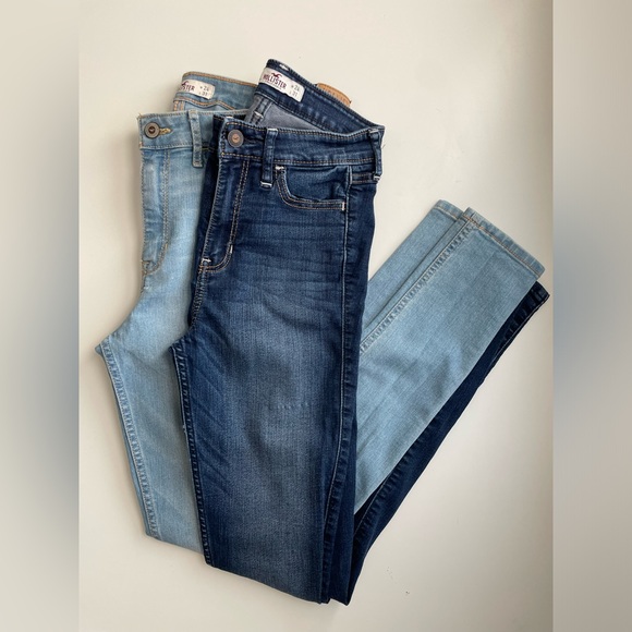 2 pairs of Hollister Jeans - Picture 1 of 13